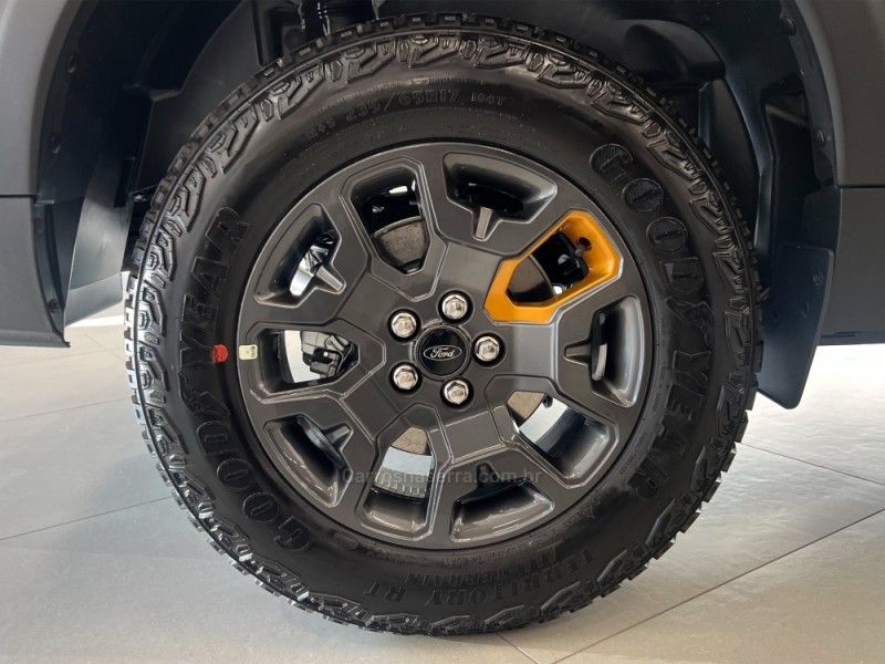 FORD MAVERICK 2.0 TREMOR TURBO 16V 2025/2025 ÓTIMA CAR FLORES DA CUNHA / Carros no Vale