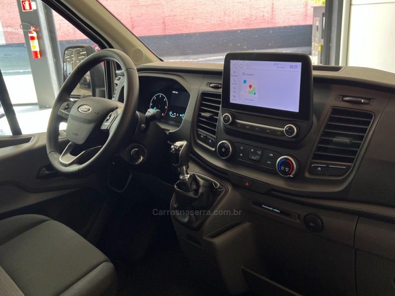 FORD TRANSIT 2.2 PASSAGEIRO TURBO 3P 2022/2023 ÓTIMA CAR FLORES DA CUNHA / Carros no Vale
