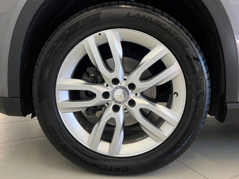 MERCEDES-BENZ GLA 200 1.6 CGI ADVANCE 16V TURBO 2015/2016 ÓTIMA CAR FLORES DA CUNHA / Carros no Vale