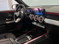 MERCEDES-BENZ GLB 220 2.0 PROGRESSIVE 16V TURBO HIBRIDO 2025/2025 ÓTIMA CAR FLORES DA CUNHA / Carros no Vale