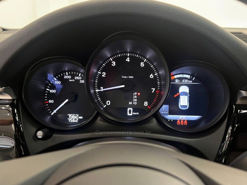 PORSCHE MACAN 2.0 16V 2024/2024 ÓTIMA CAR FLORES DA CUNHA / Carros no Vale
