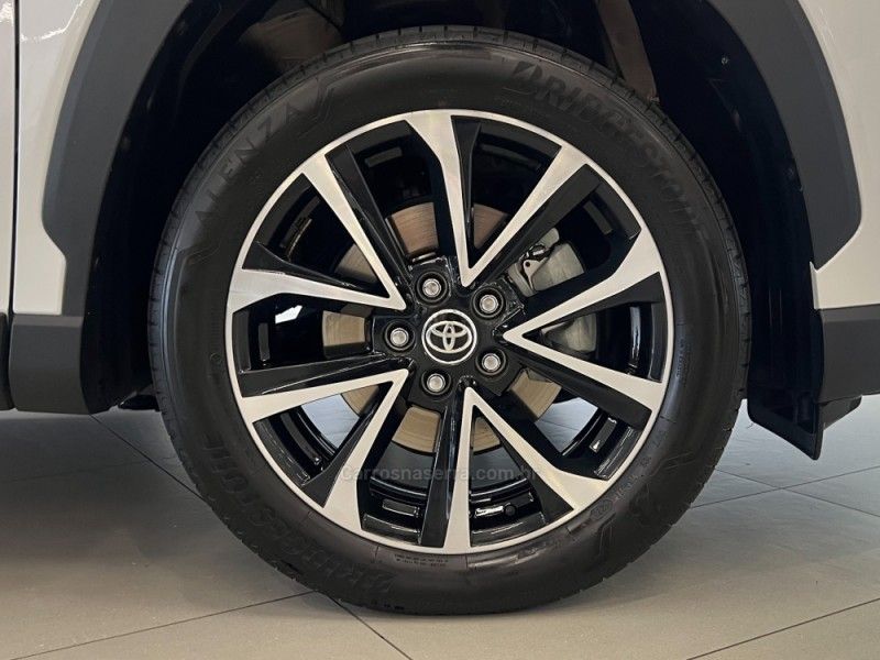 TOYOTA COROLLA 2.0 CROSS XRX 16V 2023/2024 ÓTIMA CAR FLORES DA CUNHA / Carros no Vale