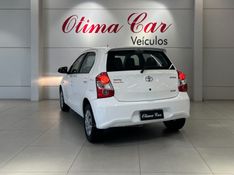 TOYOTA ETIOS 1.5 XS 16V 2017/2018 ÓTIMA CAR FLORES DA CUNHA / Carros no Vale