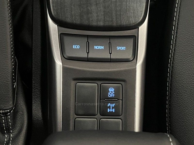 TOYOTA HILUX SW4 2.8 4X4 SRX PLATINUM TURBO 2025/2026 ÓTIMA CAR FLORES DA CUNHA / Carros no Vale