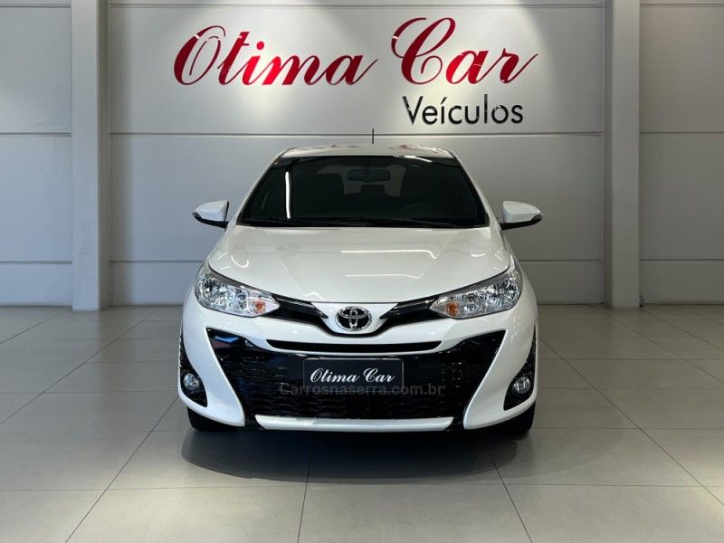 TOYOTA YARIS 1.5 XS 16V 2018/2019 ÓTIMA CAR FLORES DA CUNHA / Carros no Vale