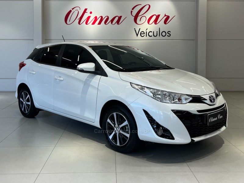 TOYOTA YARIS 1.5 XS 16V 2018/2019 ÓTIMA CAR FLORES DA CUNHA / Carros no Vale
