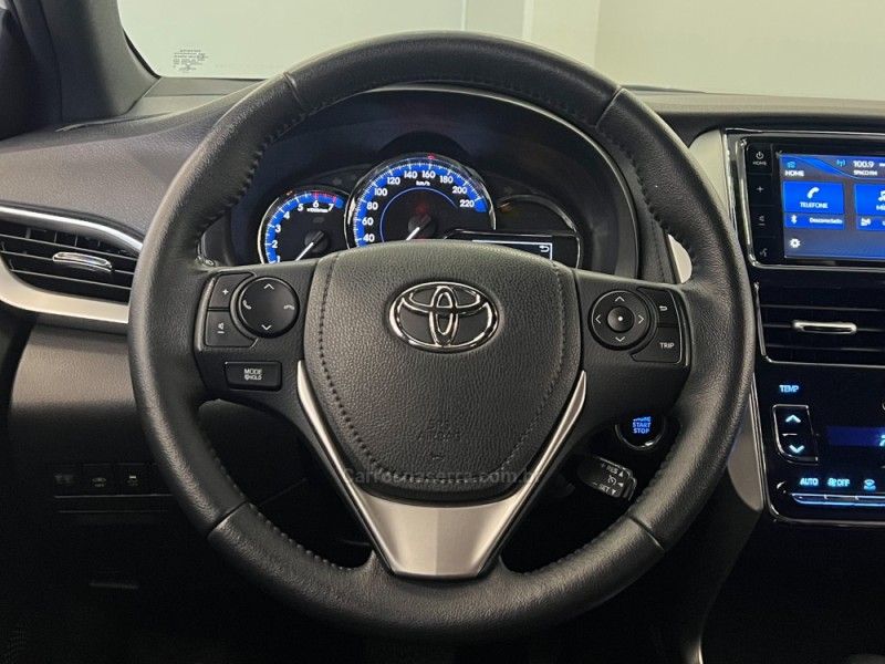TOYOTA YARIS 1.5 XS 16V 2018/2019 ÓTIMA CAR FLORES DA CUNHA / Carros no Vale