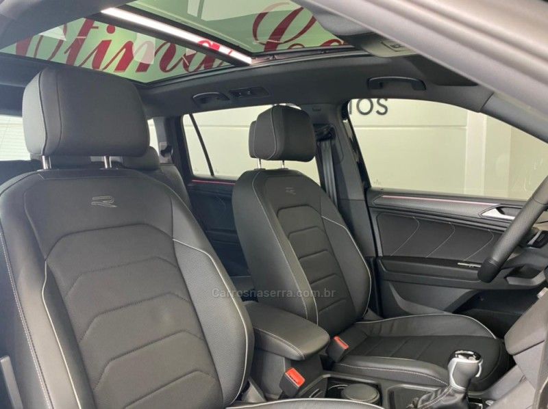VOLKSWAGEN TIGUAN 2.0 ALLSPACE R-LINE 300 TSI 2024/2025 ÓTIMA CAR FLORES DA CUNHA / Carros no Vale