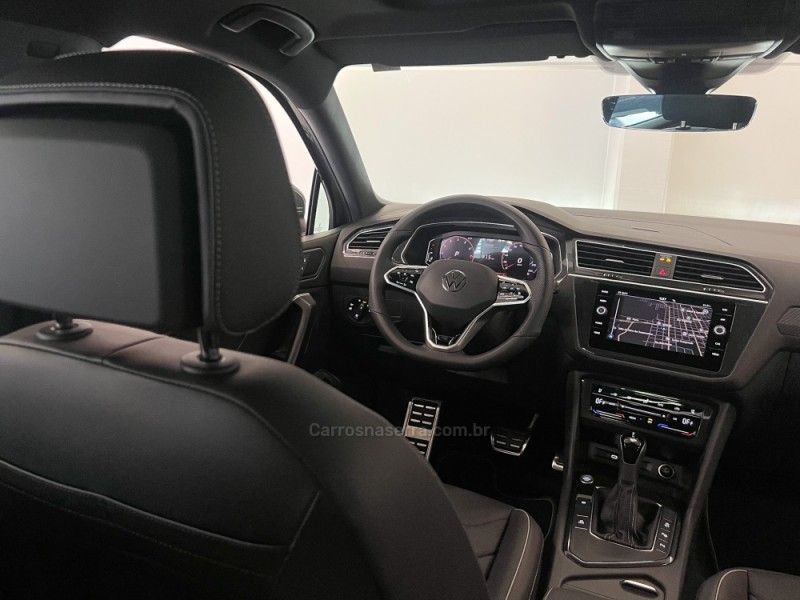 VOLKSWAGEN TIGUAN 2.0 ALLSPACE R-LINE 300 TSI 2024/2025 ÓTIMA CAR FLORES DA CUNHA / Carros no Vale