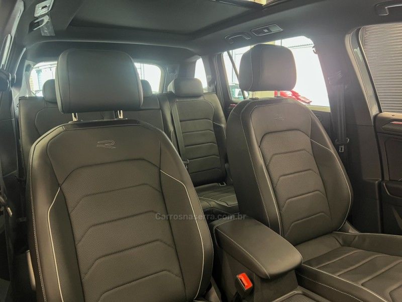 VOLKSWAGEN TIGUAN 2.0 ALLSPACE R-LINE 300 TSI 2024/2025 ÓTIMA CAR FLORES DA CUNHA / Carros no Vale