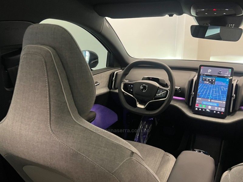 VOLVO EX30 ULTRA EXTENDED RANGE 2024/2024 ÓTIMA CAR FLORES DA CUNHA / Carros no Vale