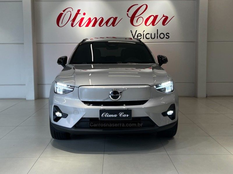 VOLVO XC 40 P6 RECHARGE ELECTRIC PLUS 2023/2024 ÓTIMA CAR FLORES DA CUNHA / Carros no Vale