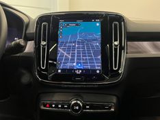 VOLVO XC 40 P6 RECHARGE ELECTRIC PLUS 2023/2024 ÓTIMA CAR FLORES DA CUNHA / Carros no Vale