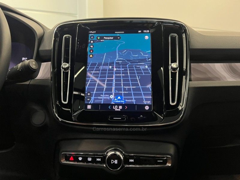 VOLVO XC 40 P6 RECHARGE ELECTRIC PLUS 2023/2024 ÓTIMA CAR FLORES DA CUNHA / Carros no Vale