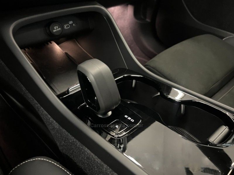 VOLVO XC 40 P6 RECHARGE ELECTRIC PLUS 2023/2024 ÓTIMA CAR FLORES DA CUNHA / Carros no Vale