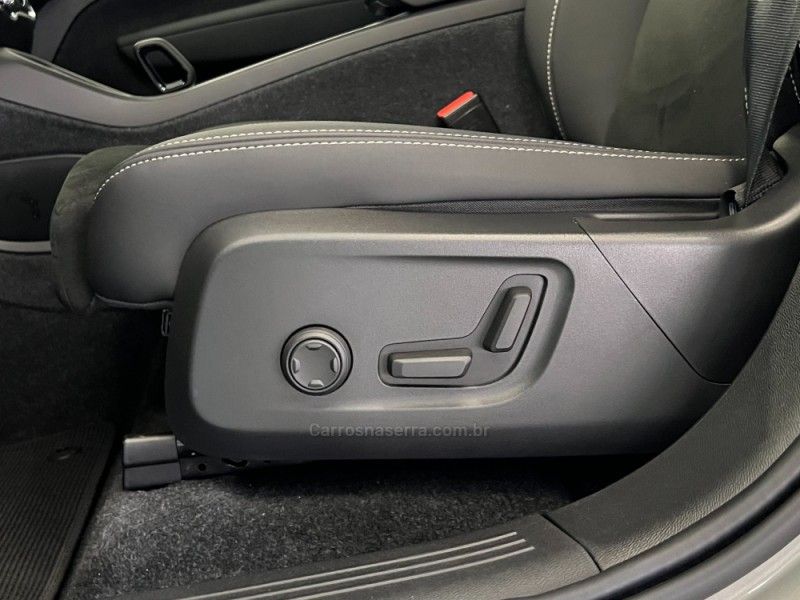 VOLVO XC 40 P6 RECHARGE ELECTRIC PLUS 2023/2024 ÓTIMA CAR FLORES DA CUNHA / Carros no Vale