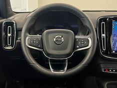 VOLVO XC 40 P6 RECHARGE ELECTRIC PLUS 2023/2024 ÓTIMA CAR FLORES DA CUNHA / Carros no Vale