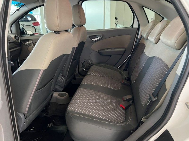 FIAT SIENA 1.6 MPI ESSENCE 16V 2013/2014 CIMIRRO AUTOMÓVEIS TAQUARA / Carros no Vale