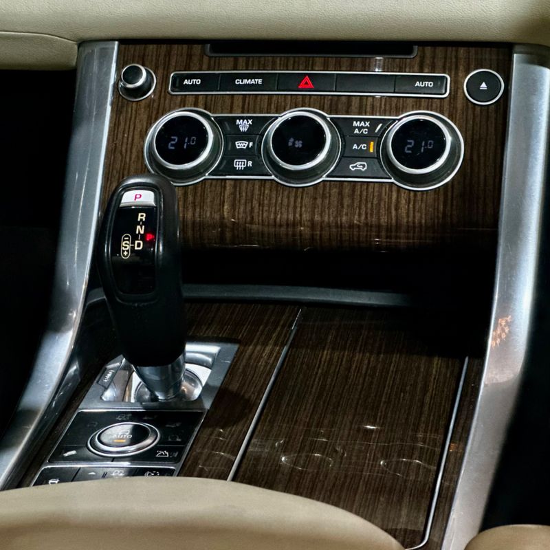 Land Rover Range Rover Sport 3.o Td Hse 2013/2014 DL MOTORS LAJEADO / Carros no Vale