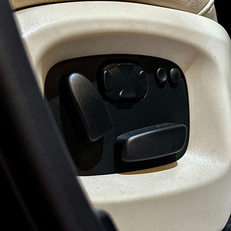 Land Rover Range Rover Sport 3.o Td Hse 2013/2014 DL MOTORS LAJEADO / Carros no Vale