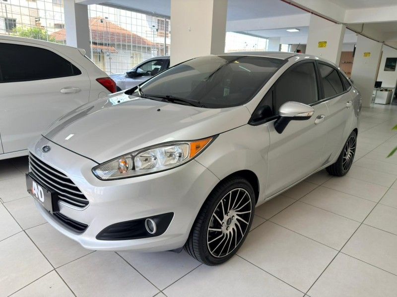 FORD FIESTA 1.6 SE SEDAN 16V 2015/2015 ANDRIGO VEÍCULOS CAXIAS DO SUL / Carros no Vale