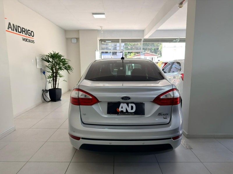 FORD FIESTA 1.6 SE SEDAN 16V 2015/2015 ANDRIGO VEÍCULOS CAXIAS DO SUL / Carros no Vale
