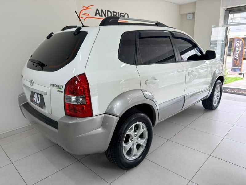 HYUNDAI TUCSON 2.0 MPFI GLS BASE 16V 143CV 2WD 2014/2015 ANDRIGO VEÍCULOS CAXIAS DO SUL / Carros no Vale HYUNDAI TUCSON 2.0 MPFI GLS BASE 16V 143CV 2WD 2014/2015 ANDRIGO VEÍCULOS CAXIAS DO SUL / Carros no Vale