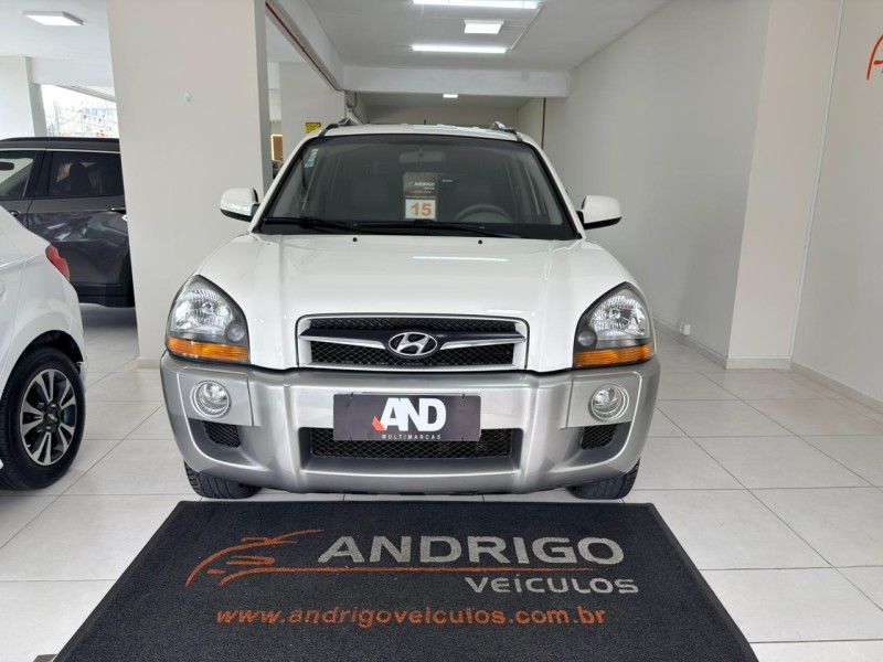 HYUNDAI TUCSON 2.0 MPFI GLS BASE 16V 143CV 2WD 2014/2015 ANDRIGO VEÍCULOS CAXIAS DO SUL / Carros no Vale HYUNDAI TUCSON 2.0 MPFI GLS BASE 16V 143CV 2WD 2014/2015 ANDRIGO VEÍCULOS CAXIAS DO SUL / Carros no Vale