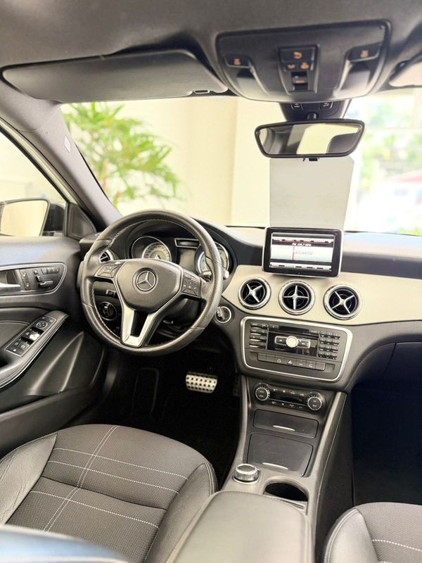 MERCEDES-BENZ A 200 1.6 TURBO 16V 2014/2015 ANDRIGO VEÍCULOS CAXIAS DO SUL / Carros no Vale