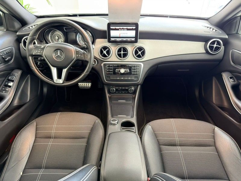 MERCEDES-BENZ A 200 1.6 TURBO 16V 2014/2015 ANDRIGO VEÍCULOS CAXIAS DO SUL / Carros no Vale