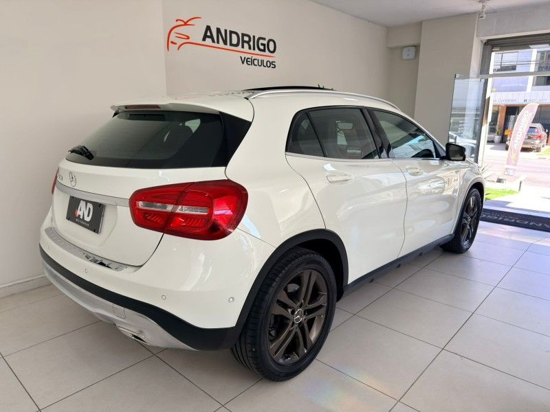 MERCEDES-BENZ A 200 1.6 TURBO 16V 2014/2015 ANDRIGO VEÍCULOS CAXIAS DO SUL / Carros no Vale