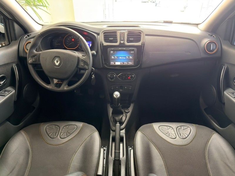RENAULT SANDERO 1.6 STEPWAY 8V 2015/2015 ANDRIGO VEÍCULOS CAXIAS DO SUL / Carros no Vale RENAULT SANDERO 1.6 STEPWAY 8V 2015/2015 ANDRIGO VEÍCULOS CAXIAS DO SUL / Carros no Vale