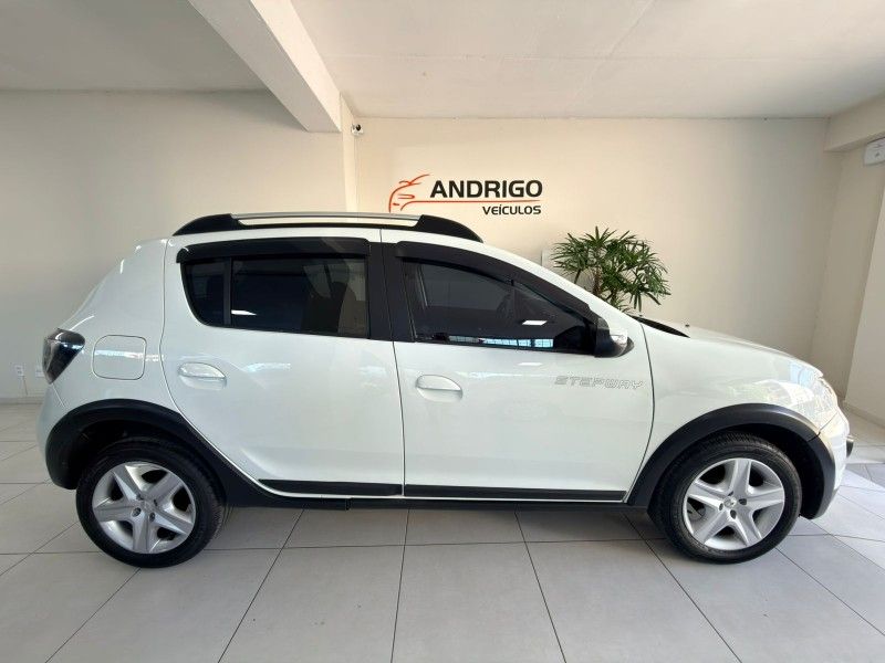 RENAULT SANDERO 1.6 STEPWAY 8V 2015/2015 ANDRIGO VEÍCULOS CAXIAS DO SUL / Carros no Vale RENAULT SANDERO 1.6 STEPWAY 8V 2015/2015 ANDRIGO VEÍCULOS CAXIAS DO SUL / Carros no Vale