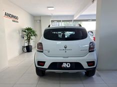 RENAULT SANDERO 1.6 STEPWAY 8V 2015/2015 ANDRIGO VEÍCULOS CAXIAS DO SUL / Carros no Vale