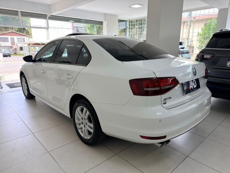 VOLKSWAGEN JETTA 1.4 16V TSI COMFORTLINE TIPTRONIC 2016/2017 ANDRIGO VEÍCULOS CAXIAS DO SUL / Carros no Vale