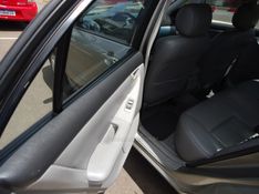 TOYOTA COROLLA 1.8 XEI 16V 2003/2004 BOURSCHEID CARROS E MOTOS SANTA CLARA DO SUL / Carros no Vale