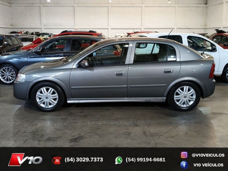 CHEVROLET ASTRA 2.0 MPFI CD 8V 2003/2004 V10 VEÍCULOS CAXIAS DO SUL / Carros no Vale