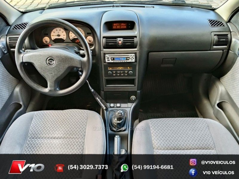 CHEVROLET ASTRA 2.0 MPFI CD 8V 2003/2004 V10 VEÍCULOS CAXIAS DO SUL / Carros no Vale