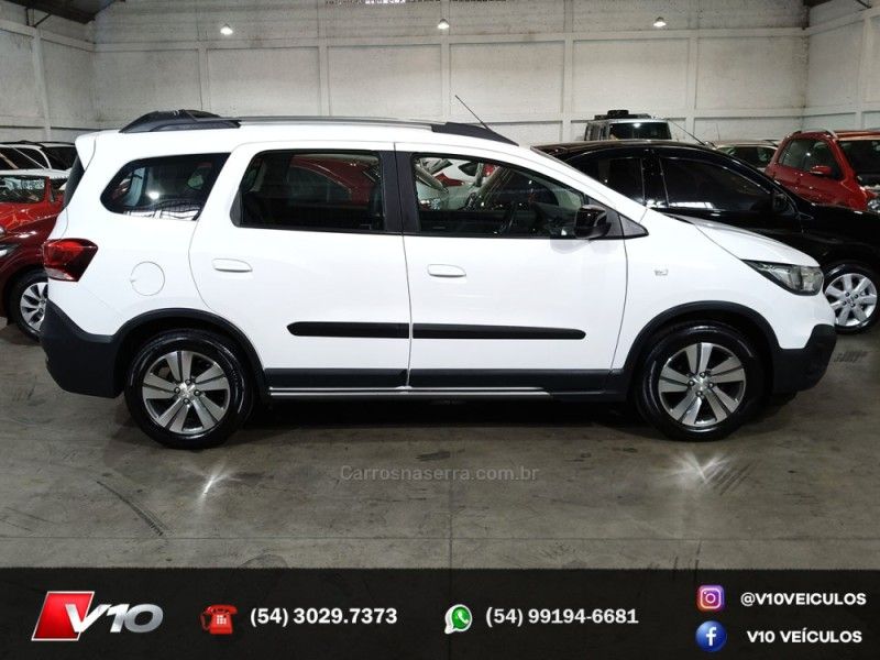 CHEVROLET SPIN 1.8 ACTIV 8V 2019/2020 V10 VEÍCULOS CAXIAS DO SUL / Carros no Vale