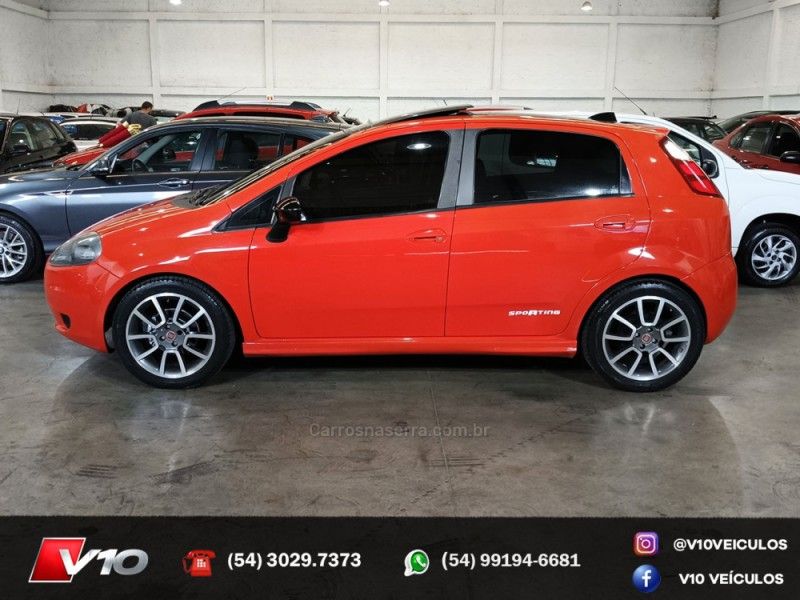 FIAT PUNTO 1.8 SPORTING 8V 2011/2011 V10 VEÍCULOS CAXIAS DO SUL / Carros no Vale