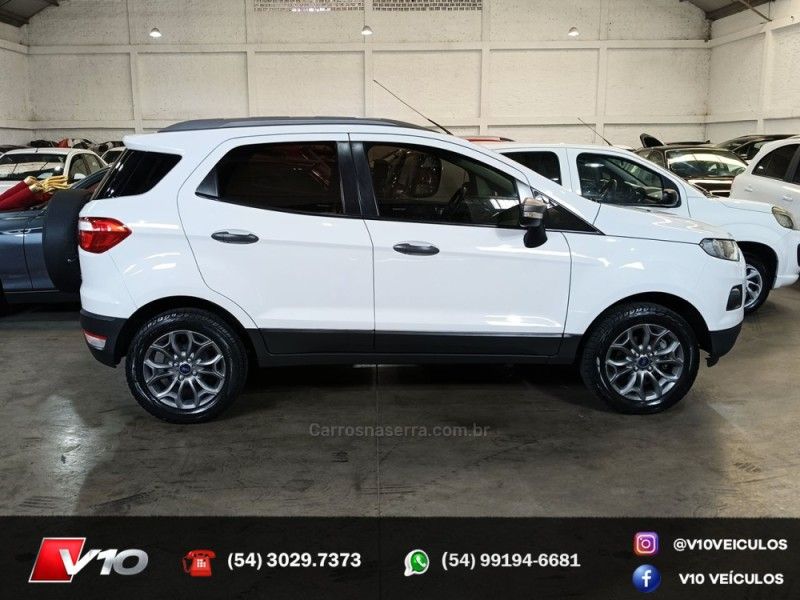 FORD ECOSPORT 1.6 FREESTYLE 16V 2013/2014 V10 VEÍCULOS CAXIAS DO SUL / Carros no Vale