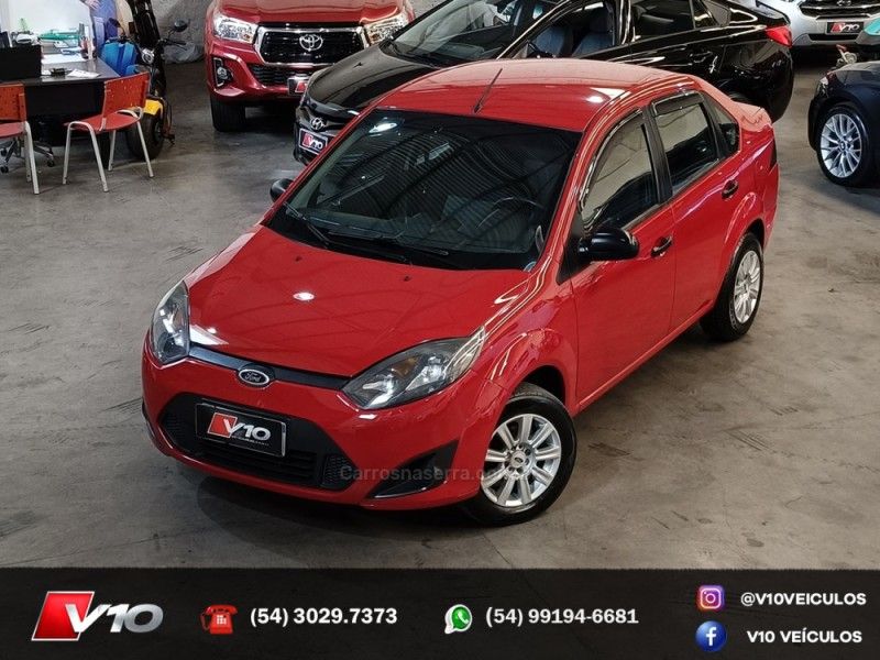 FORD FIESTA 1.6 MPI SEDAN 8V 2010/2011 V10 VEÍCULOS CAXIAS DO SUL / Carros no Vale