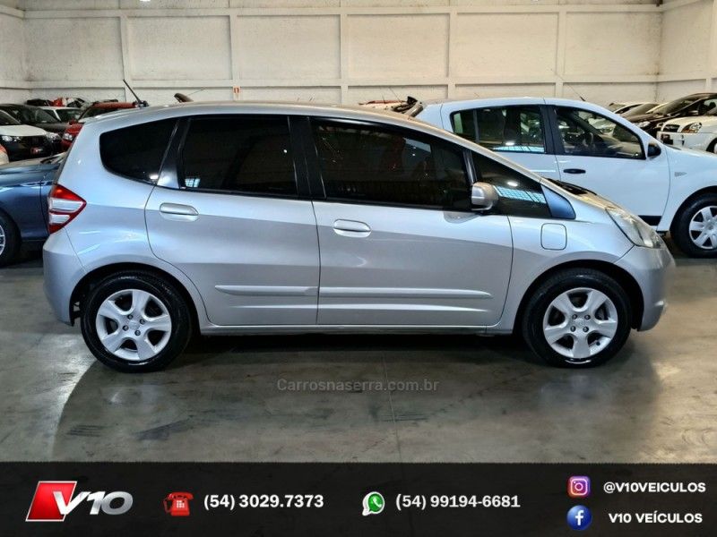 HONDA FIT 1.4 LX 16V 2010/2011 V10 VEÍCULOS CAXIAS DO SUL / Carros no Vale