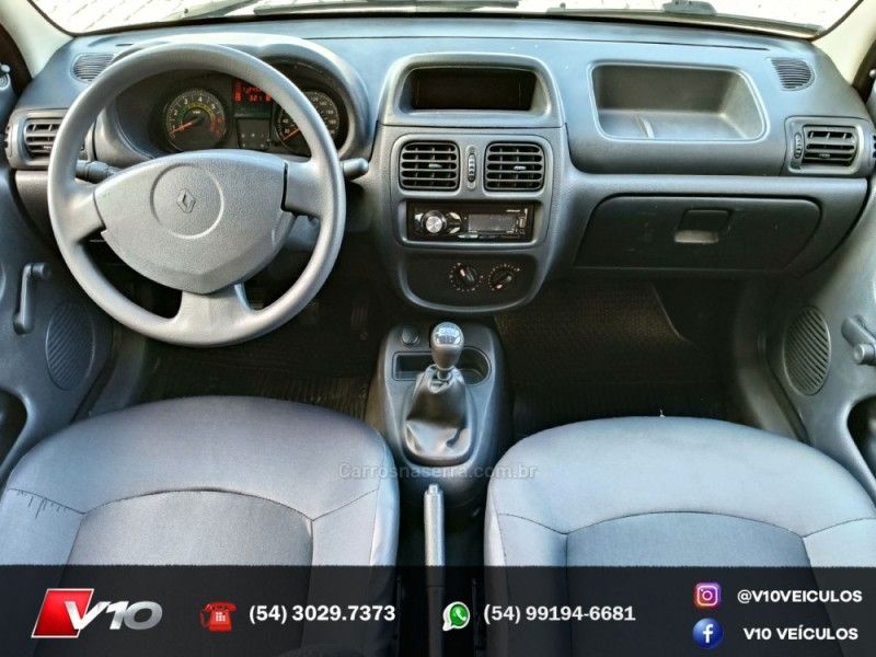 RENAULT CLIO 1.0 AUTHENTIQUE 16V 2012/2013 V10 VEÍCULOS CAXIAS DO SUL / Carros no Vale
