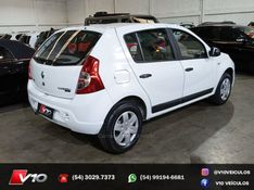 RENAULT SANDERO 1.6 EXPRESSION 8V 2009/2010 V10 VEÍCULOS CAXIAS DO SUL / Carros no Vale