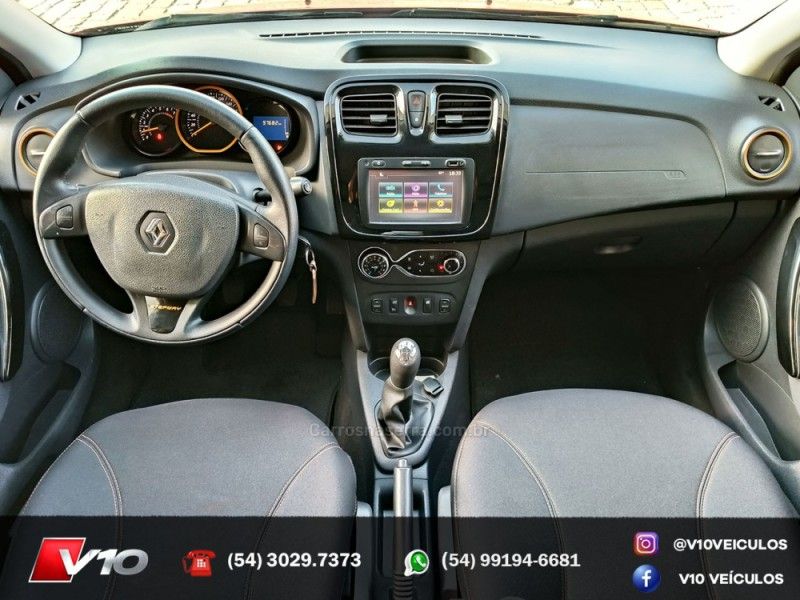 RENAULT SANDERO 1.6 STEPWAY 16V 2017/2018 V10 VEÍCULOS CAXIAS DO SUL / Carros no Vale RENAULT SANDERO 1.6 STEPWAY 16V 2017/2018 V10 VEÍCULOS CAXIAS DO SUL / Carros no Vale