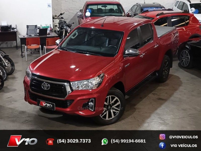 TOYOTA HILUX 2.8 SRV 4X4 CD 16V 2019/2020 V10 VEÍCULOS CAXIAS DO SUL / Carros no Vale