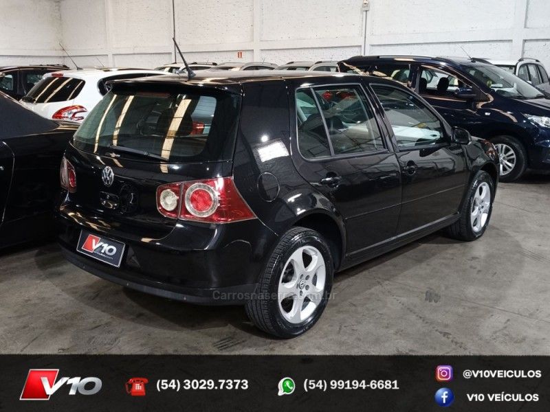 VOLKSWAGEN GOLF 1.6 MI TECH 8V 2008/2009 V10 VEÍCULOS CAXIAS DO SUL / Carros no Vale
