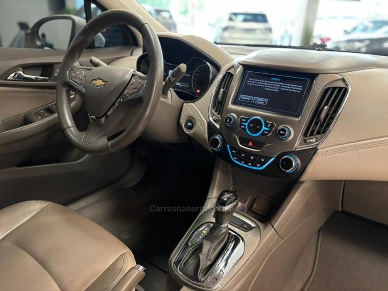 CHEVROLET CRUZE 1.4 TURBO LTZ 16V 2016/2017 LUIGGI AUTOMÓVEIS CARLOS BARBOSA / Carros no Vale