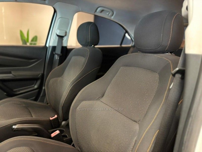 CHEVROLET ONIX 1.4 MPFI LT 8V 2013/2014 LUIGGI AUTOMÓVEIS CARLOS BARBOSA / Carros no Vale